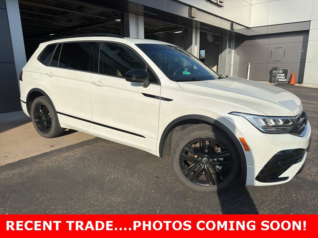 2022 Volkswagen Tiguan SE R-Line Black photo 2