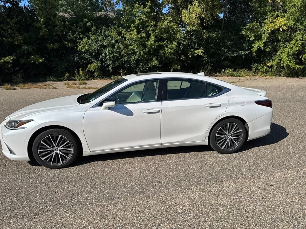 Used 2024 Lexus ES 300h Sedan