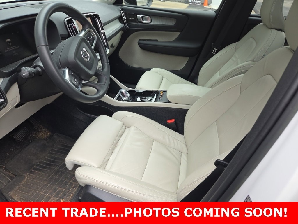 Used 2023 Volvo XC40 B5 AWD Ultimate Dark SUV