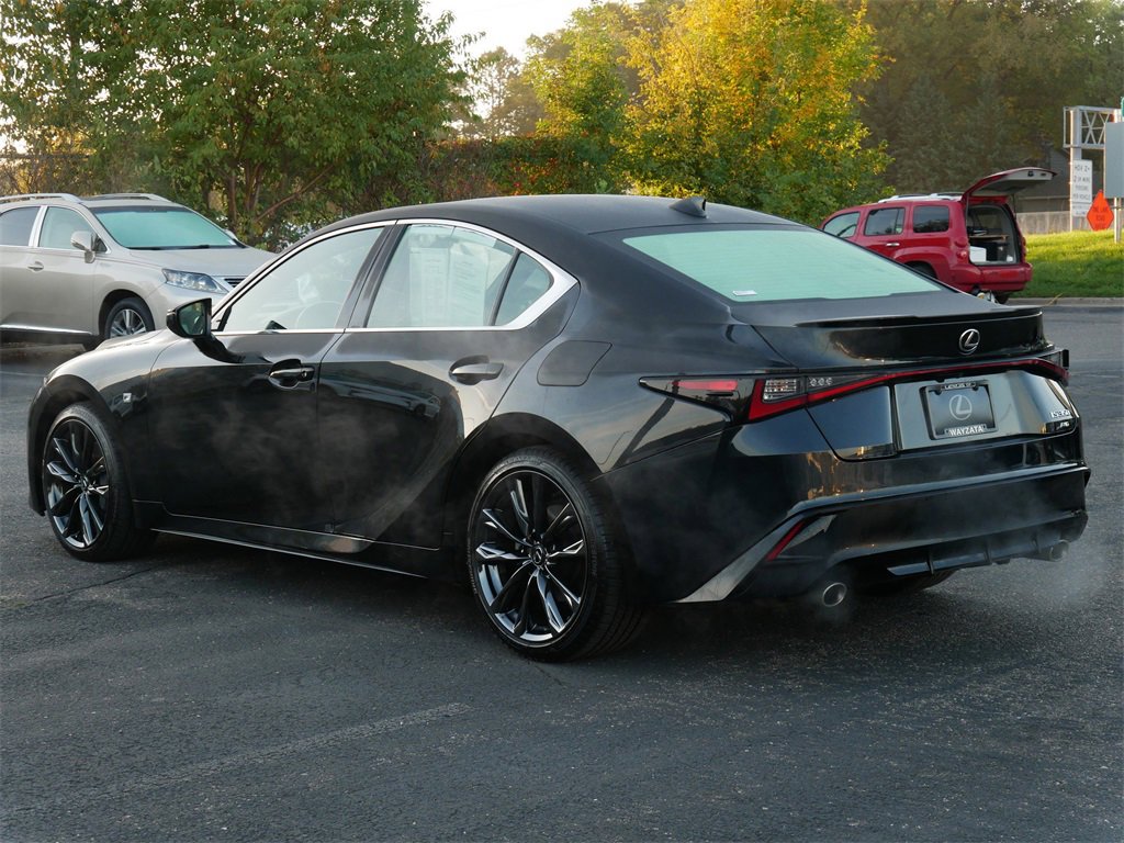 2023 Lexus IS 350 F SPORT photo 4