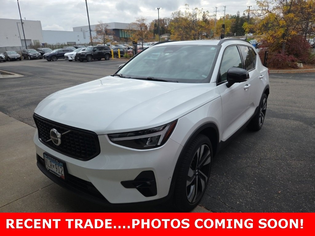 Used 2023 Volvo XC40 B5 AWD Ultimate Dark SUV