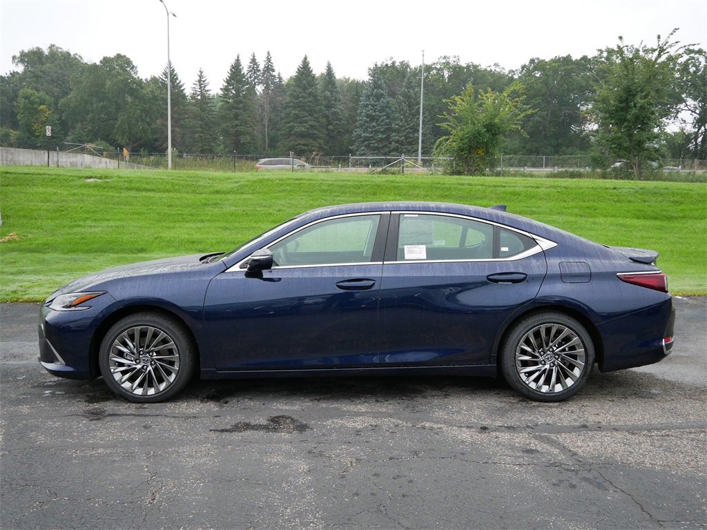 2025 Lexus ES 300h Ultra Luxury photo 3