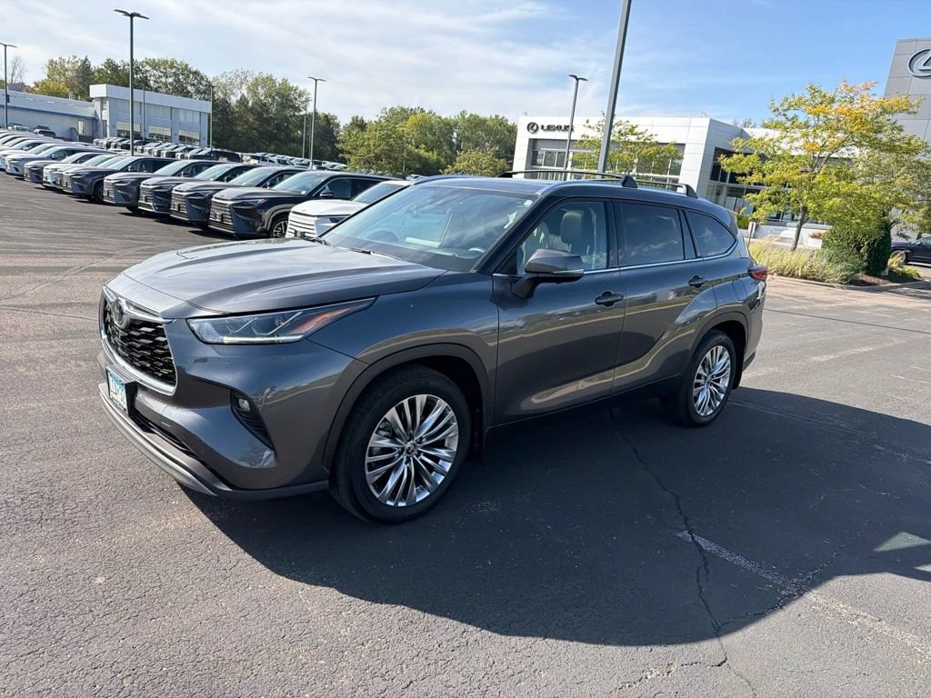 Used 2023 Toyota Highlander Platinum SUV