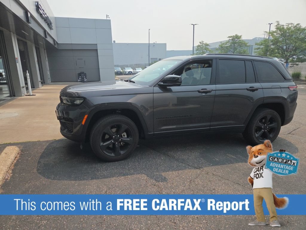Used 2023 Jeep Grand Cherokee Altitude with VIN 1C4RJHAG5PC560250 for sale in Wayzata, Minnesota