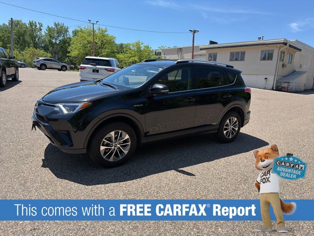 Used 2018 Toyota RAV4 LE with VIN JTMRJREV7JD250035 for sale in Wayzata, Minnesota