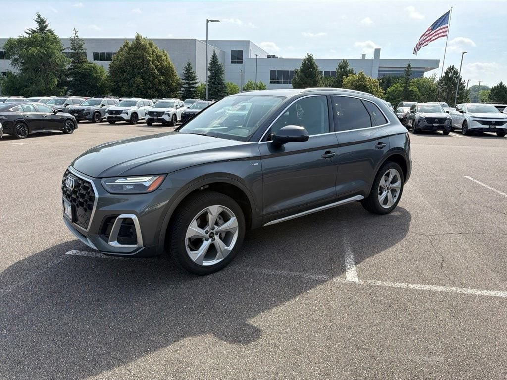 2025 Audi Q5 45 Premium Plus's photo