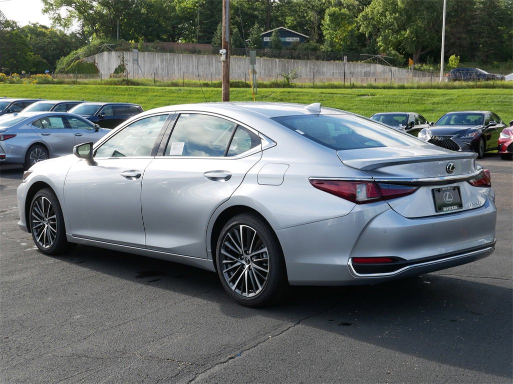 2025 Lexus ES 300h Premium photo 4