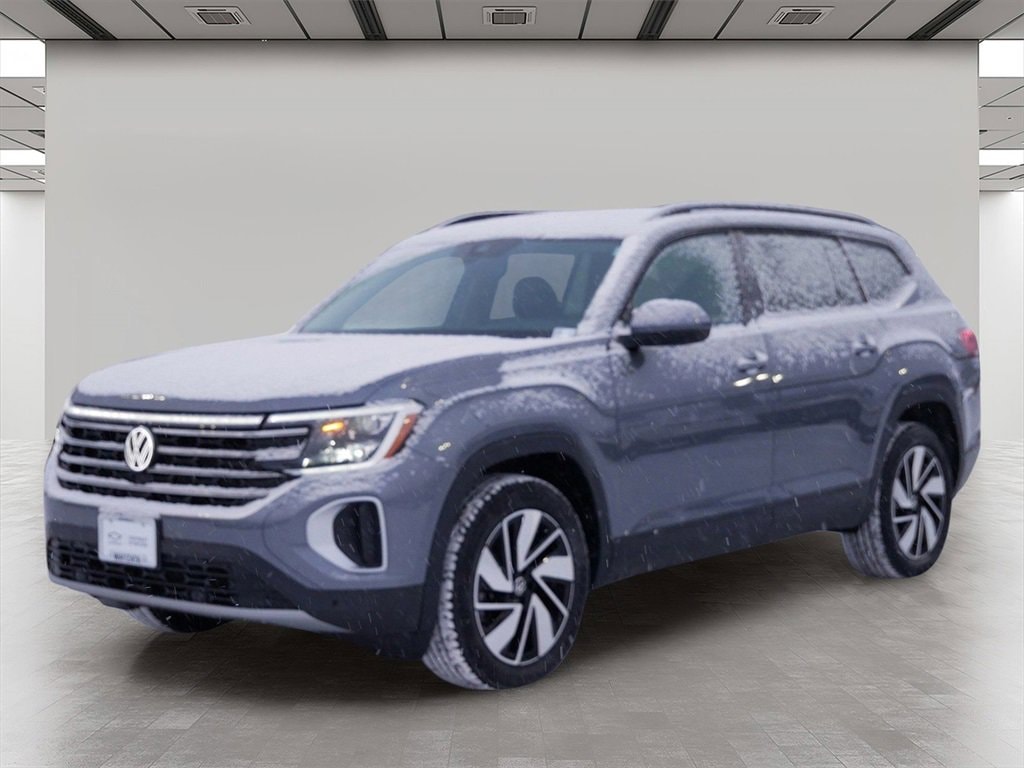 Used 2024 Volkswagen Atlas SE w/Tech with VIN 1V2KR2CA6RC621252 for sale in Wayzata, Minnesota
