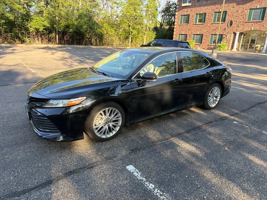 Used 2019 Toyota Camry XLE V6 Sedan