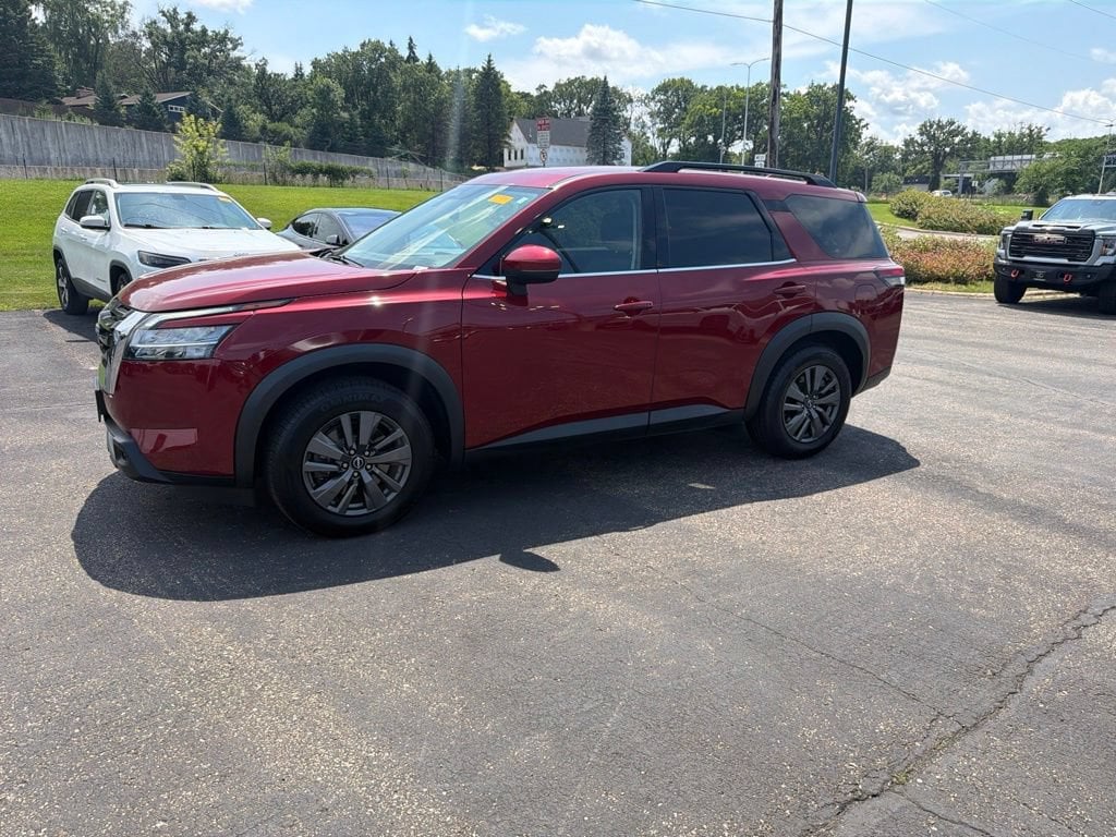 2022 Nissan Pathfinder SV 4WD's photo