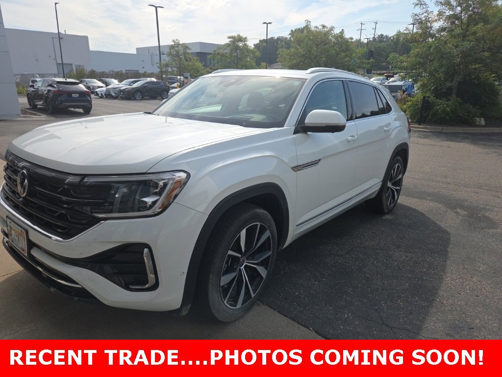 2024 Volkswagen Atlas Cross Sport SEL Premium R-Line photo 2