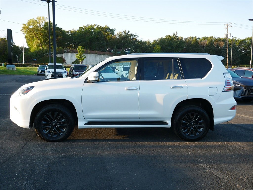 2022 Lexus GX 460 Premium photo 3