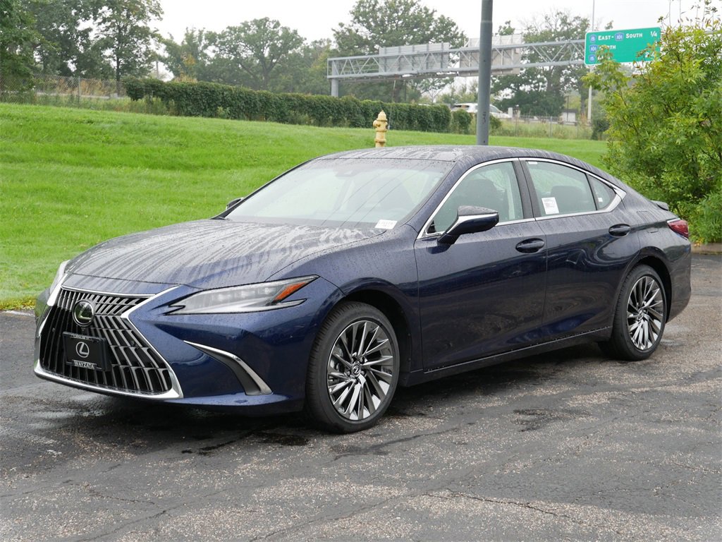 2025 Lexus ES 300h Ultra Luxury photo 2