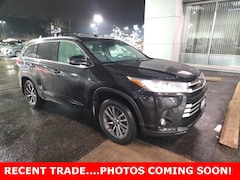 2017 Toyota Highlander XLE V6 SUV