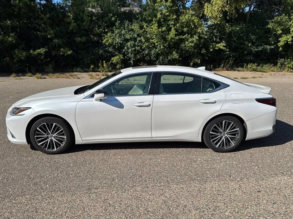 Used 2024 Lexus ES 300h Sedan