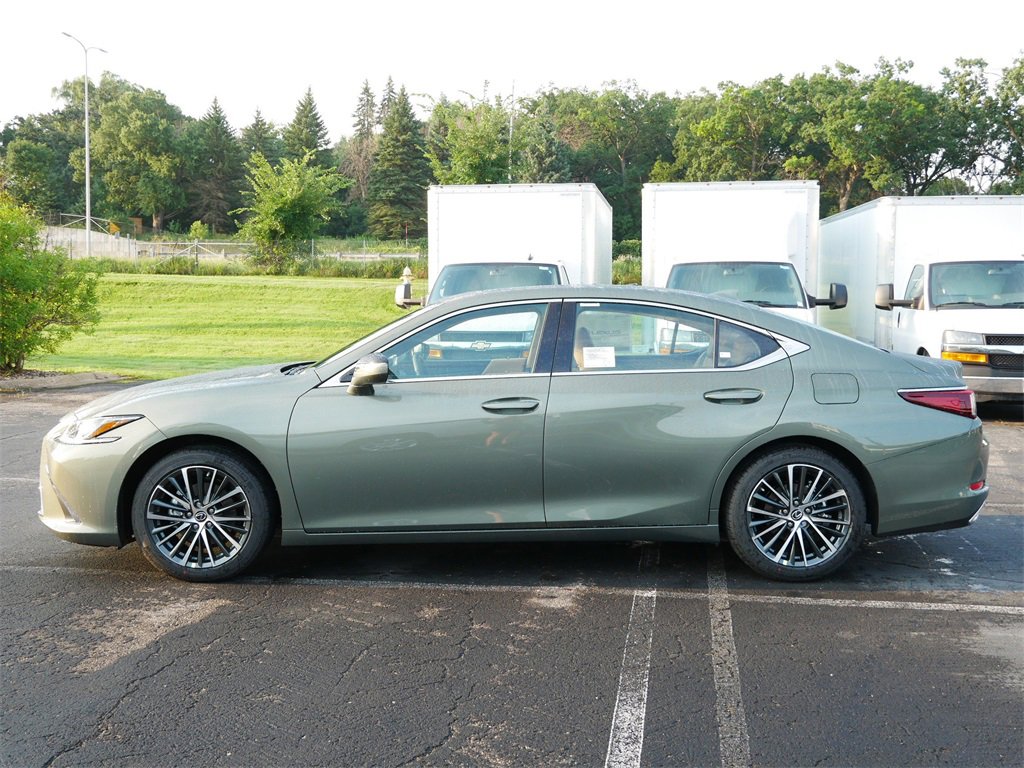 2025 Lexus ES 350 photo 3