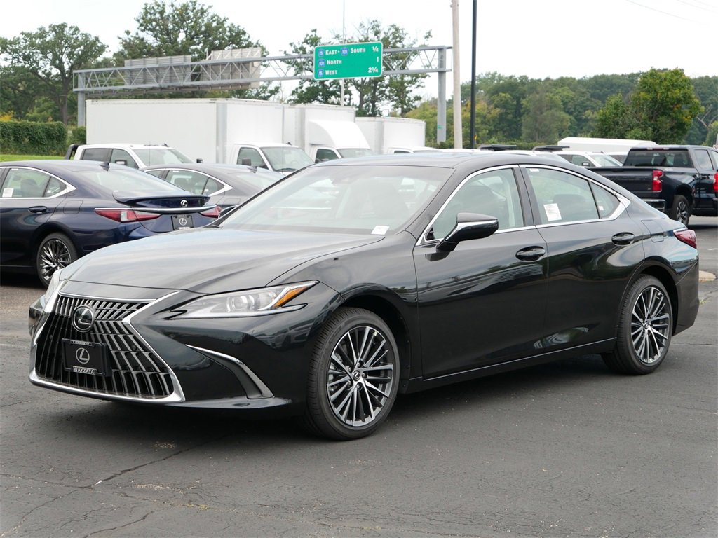 2025 Lexus ES 350 photo 2