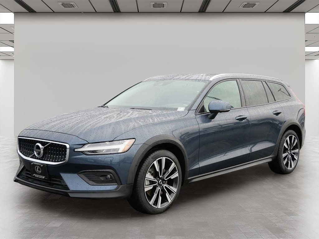 Used 2022 Volvo V60 Cross Country Base with VIN YV4102WK8N2092251 for sale in Wayzata, Minnesota