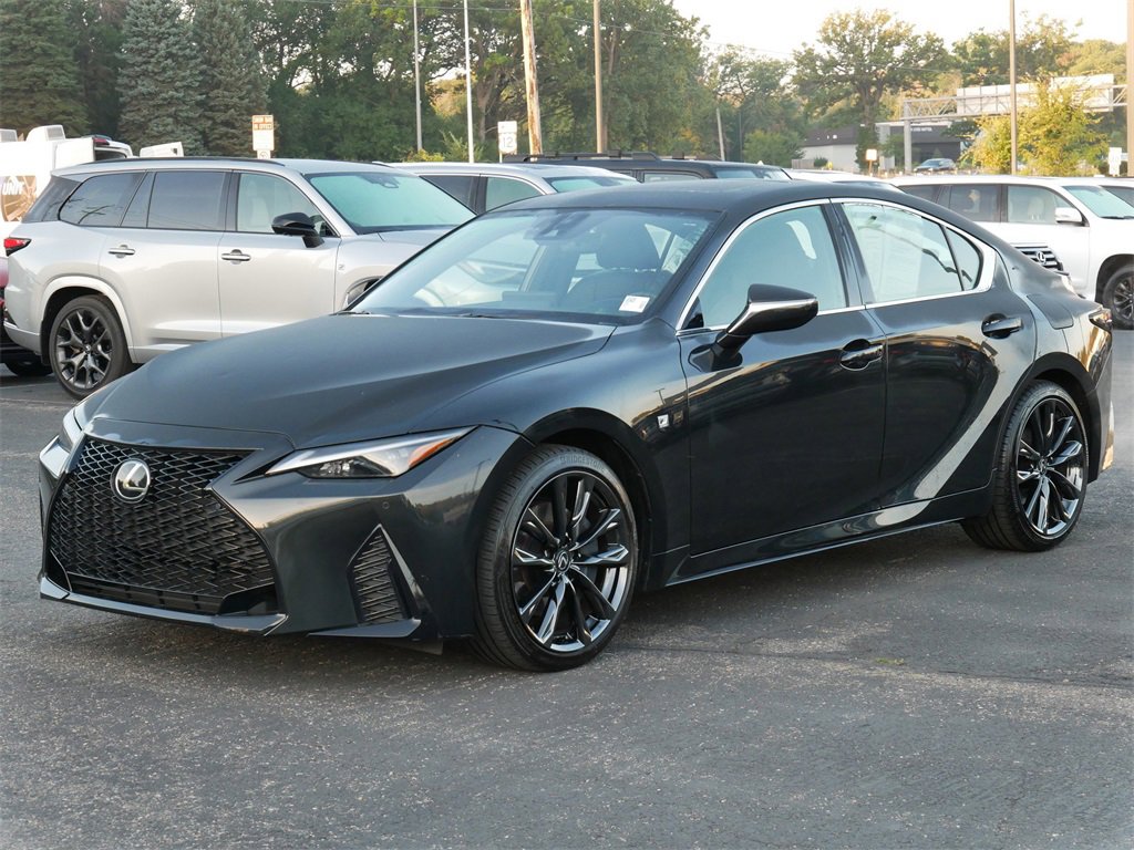 2023 Lexus IS 350 F SPORT photo 2