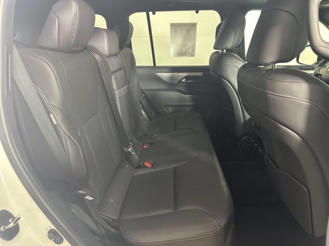 2024 Lexus LX F-Sport - Photo 16
