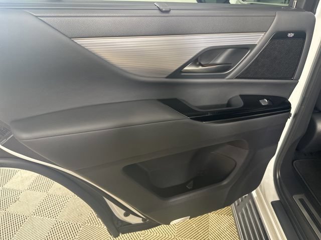 2024 Lexus LX F-Sport - Photo 11