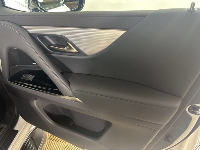 2024 Lexus LX F-Sport - Photo 18