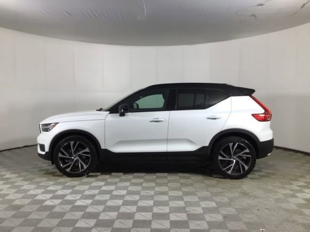 Used 2020 Volvo XC40 R-Design