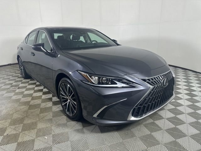 2023 Lexus ES 300h 300h's photo