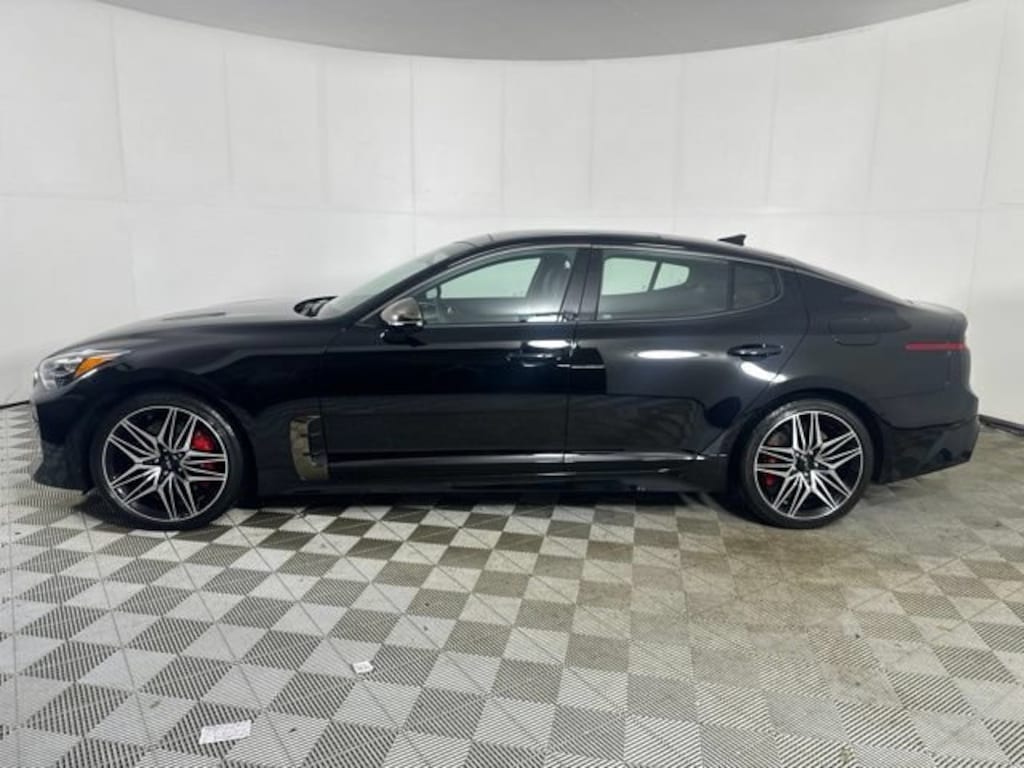 Used 2022 Kia Stinger GT2