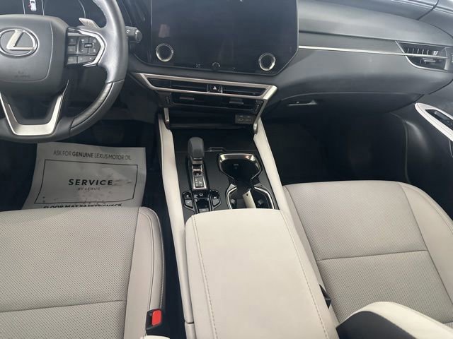 2023 Lexus RX Hybrid 350h - Photo 14
