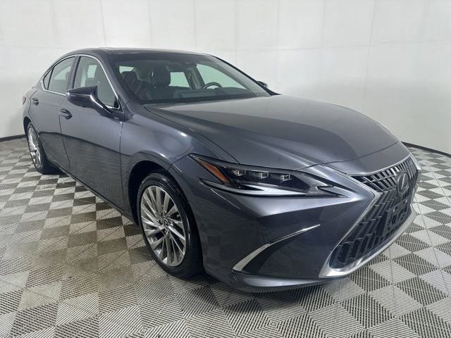 2023 Lexus ES 300h 300h Ultra Luxury's photo