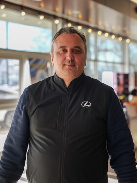 Staff member Nardi Radi from ID_c51a6f