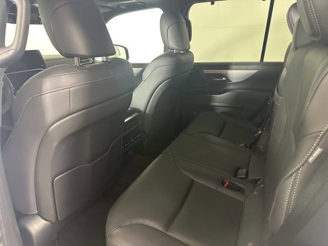 2024 Lexus LX F-Sport - Photo 12