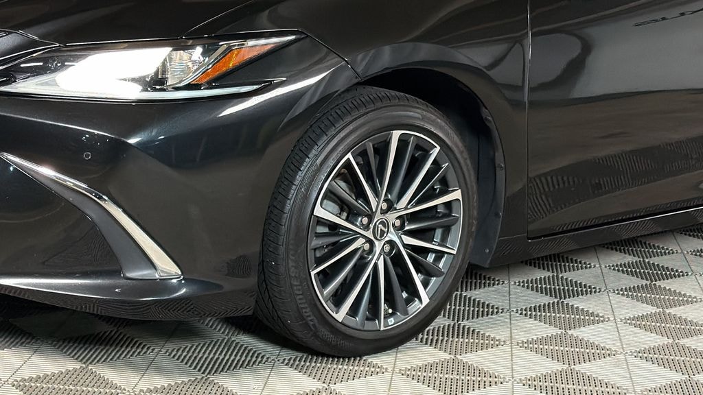 Used 2022 Lexus ES 350 Sedan