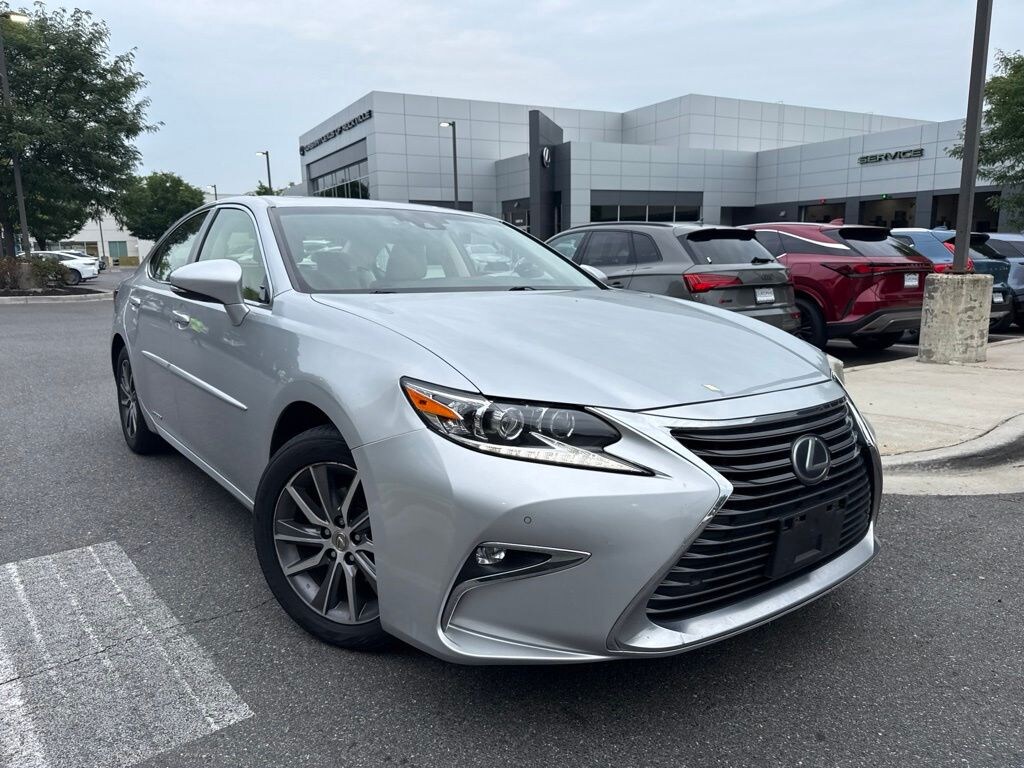 Used 2016 Lexus ES 300h Luxury PKG Sedan