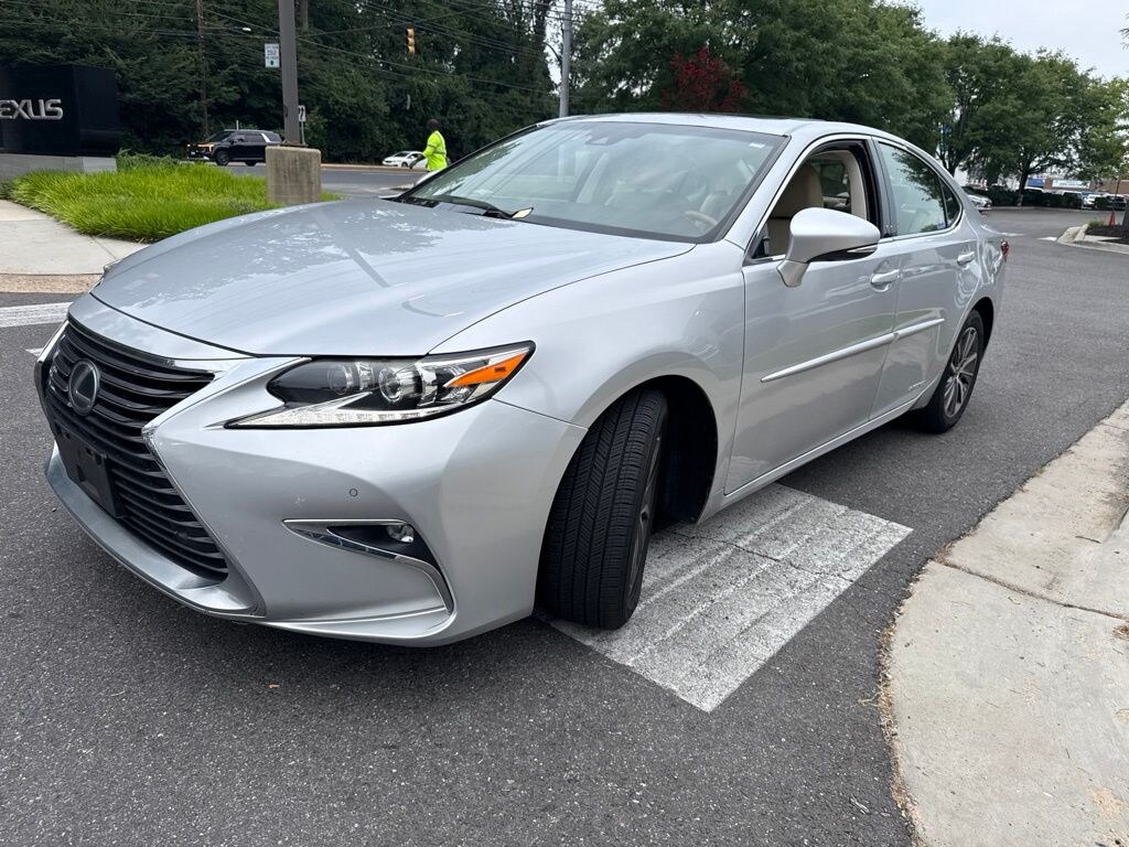 Used 2016 Lexus ES 300h Luxury PKG Sedan
