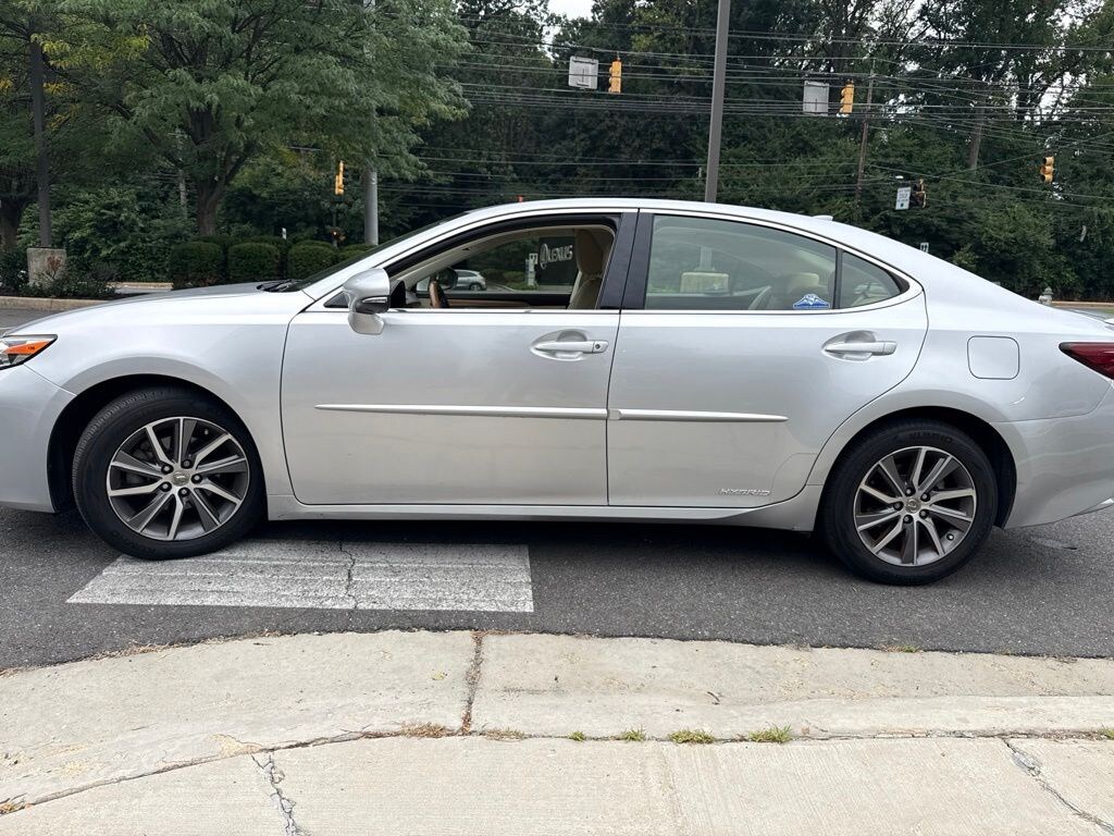 Used 2016 Lexus ES 300h Luxury PKG Sedan