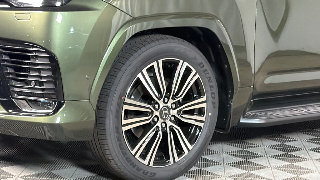 New 2026 Lexus LX Hybrid LX 700h Luxury 5-DOOR SUV 4X4