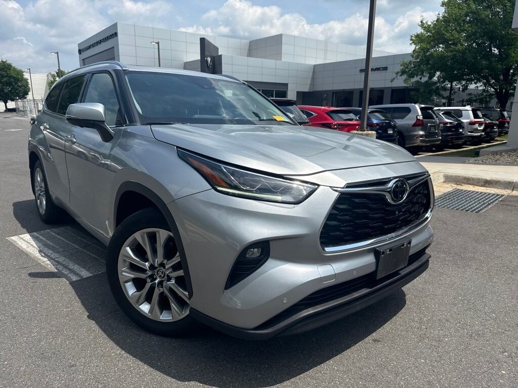 Used 2023 Toyota Highlander Limited SUV