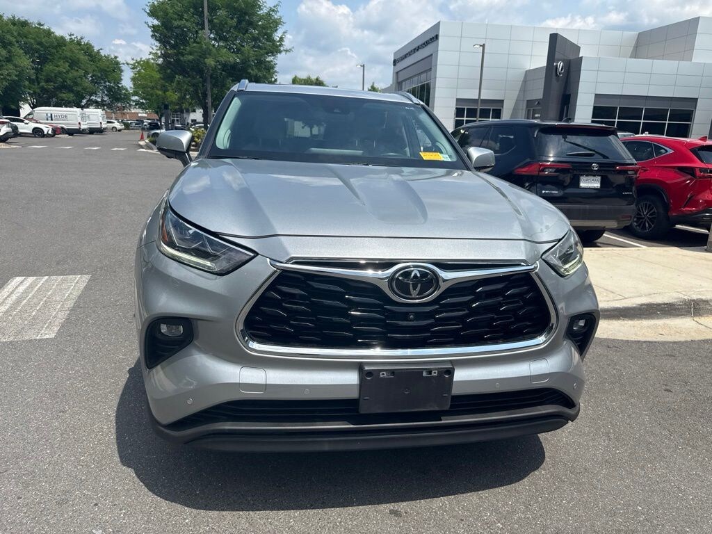 Used 2023 Toyota Highlander Limited SUV