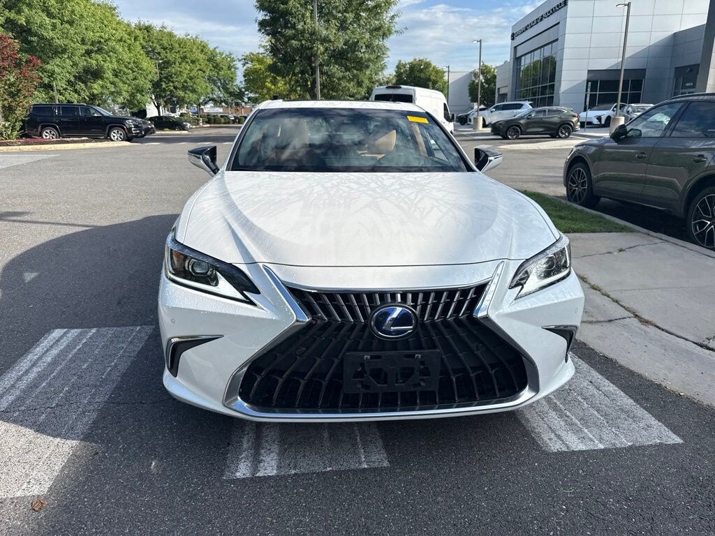 Certified 2022 Lexus ES 300h Luxury Sedan