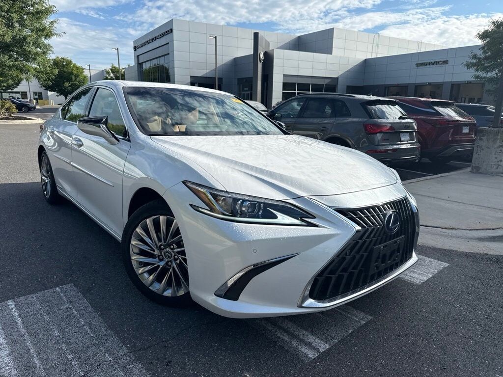 Certified 2022 Lexus ES 300h Luxury Sedan
