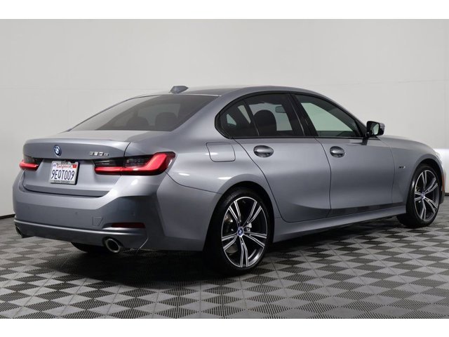2023 Bmw 330e Sedan photo 4
