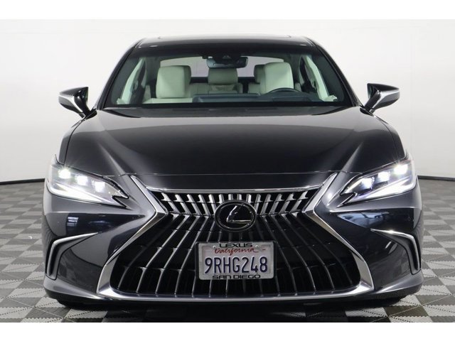 2025 Lexus ES 300h Base photo 2