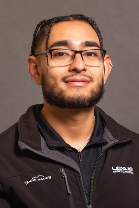 Staff member Omar Diaz from ID_51b4a5240dac