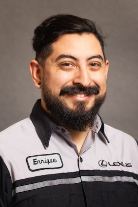 Staff member Enrique Tapia from ID_6309b35e5edc