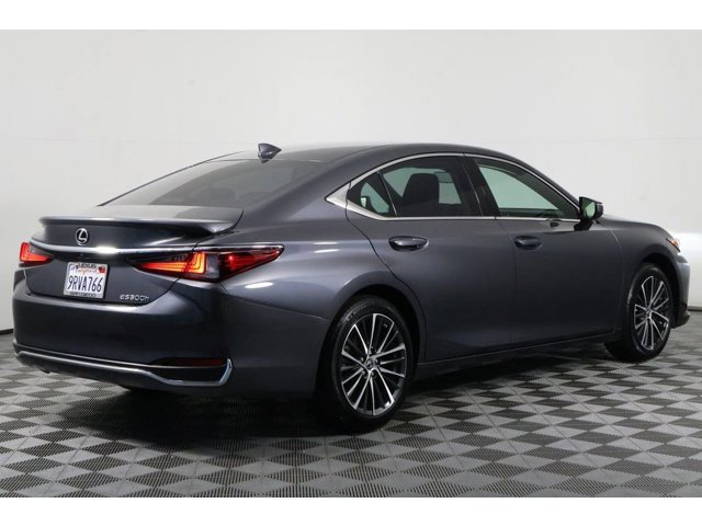 2025 Lexus ES 300h Base photo 4