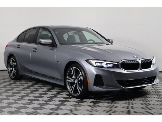 2023 Bmw 330e Sedan photo 3