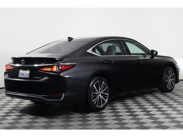 2025 Lexus ES 300h Base photo 4