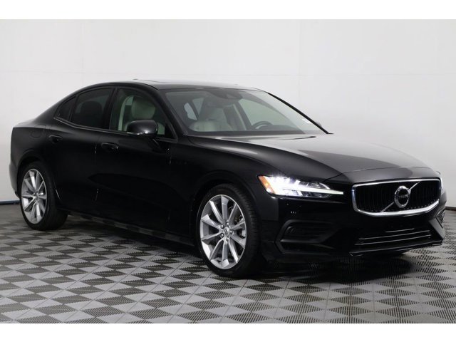 2020 Volvo S60 T5 Momentum photo 3